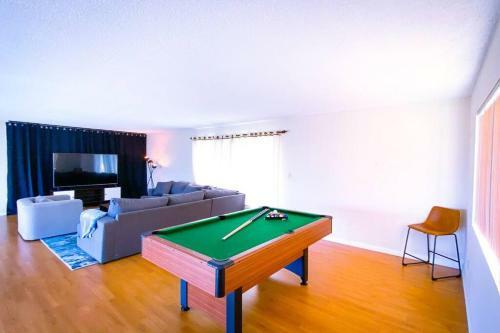 Private Hilltop Villa W/pool, Office & Fiber Wifi