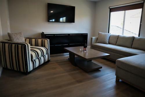 Hotel Homestay Suites - Studios & Spas