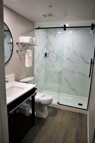 Hotel Homestay Suites - Studios & Spas