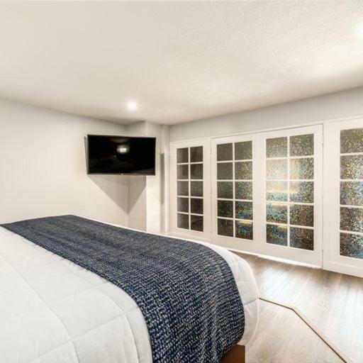 Hotel Homestay Suites - Studios & Spas