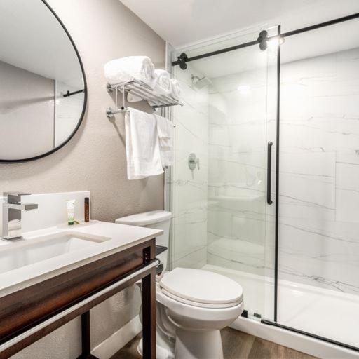 Hotel Homestay Suites - Studios & Spas