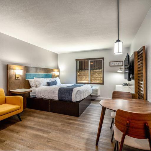 Hotel Homestay Suites - Studios & Spas
