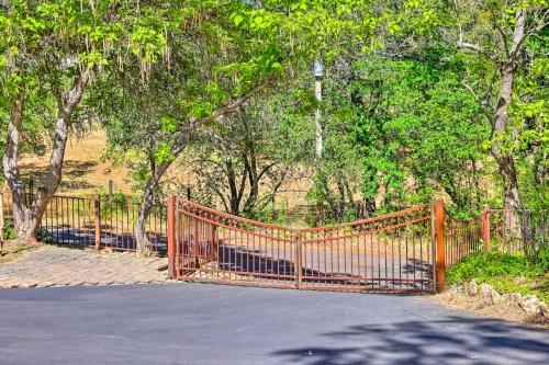 Beautiful Cottage, Steps To Downtown Murphys!