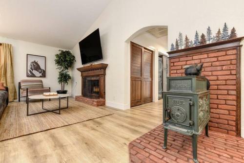 Harmony Ridge Ranch Nestled On A Secluded 6 Acres