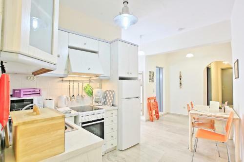 Kaminaki Beachfront Apartments