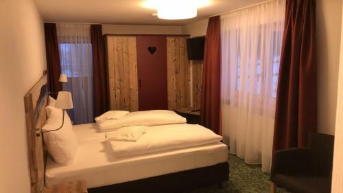Hotel Sch�ne Aussicht