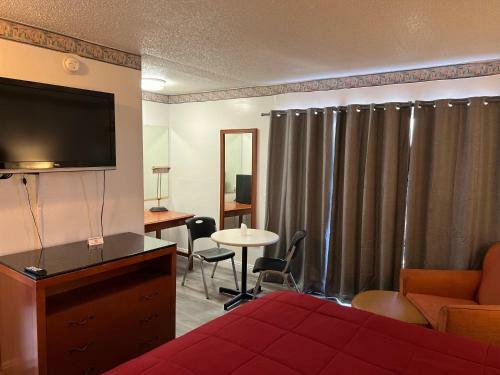 Hotel American Inn - Perris