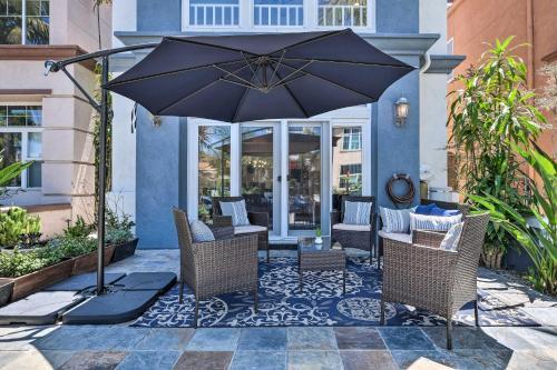 Chic Home With Patios, Steps To Oceanside Beach