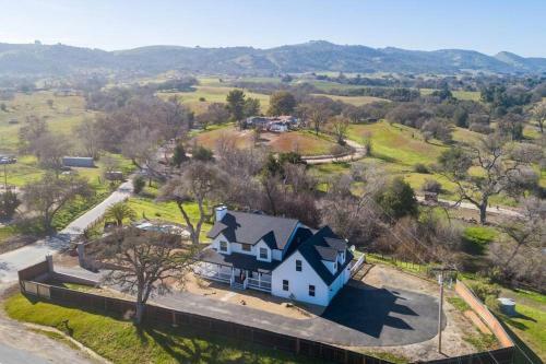 Wine Country Modern Farmhouse W/ Heated Pool & Spa
