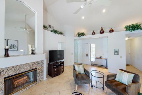 Palm Desert Resorter 16-18