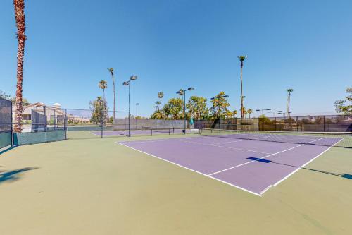 Palm Desert Resorter 16-18