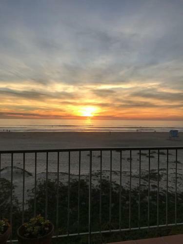 Beachfront 3 Bdr Downtown Pismo
