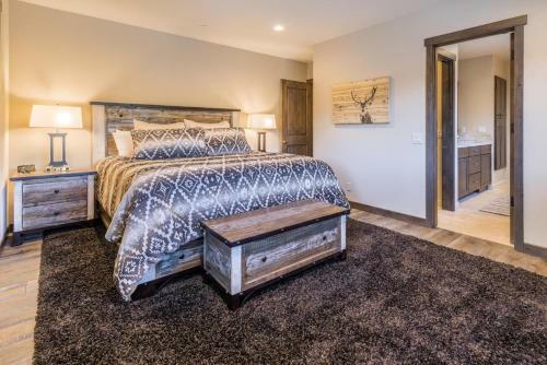 #514 Ski In Ski Out Mountainside Home