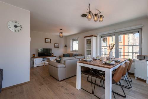 Centrally Located Apartment With Sunny Terrace