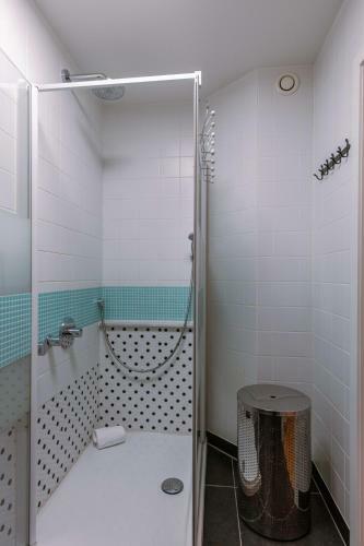 Centrally Located Apartment With Sunny Terrace