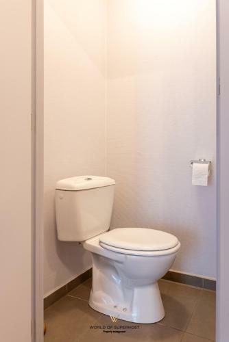Spacious Apartment With Free Parkingspace Close To The Sea