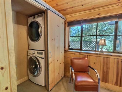 Sea Camp Ranch Outhouse 2891outh