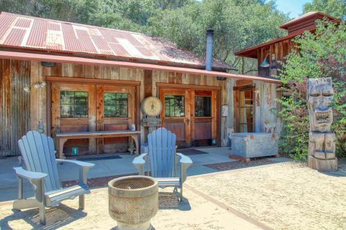 Sea Camp Ranch Outhouse 2891outh