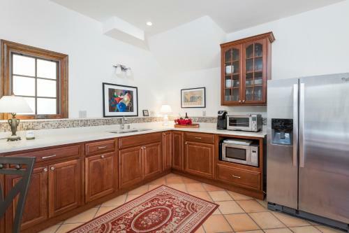 Melrose Retreat