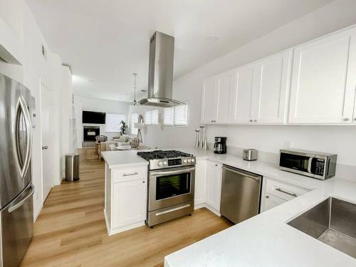 Prime 2bd/3ba - Venice Beach Los Angeles