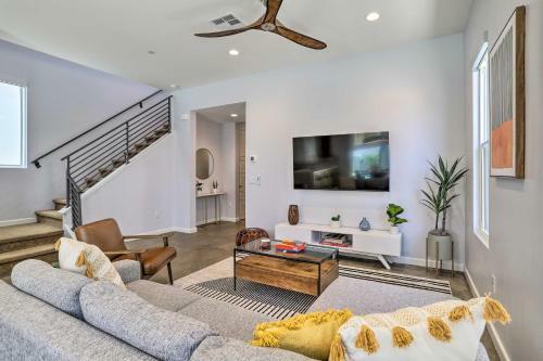 Mid-century Modern Home With Pool Hike And Golf