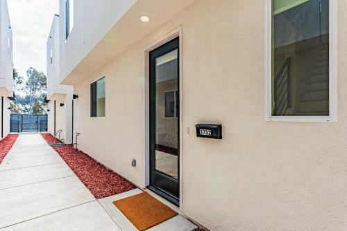 Apartamento New & Spacious 2 Br Home 10 Mins To The Beaches