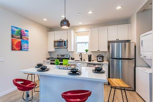 Apartamento New & Spacious 2 Br Home 10 Mins To The Beaches