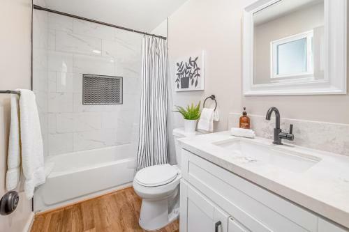 Downtown Beauty - Unit A