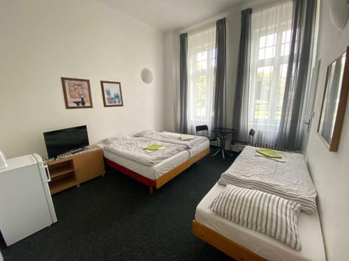 Hostal Penzion Zahrada ?ech