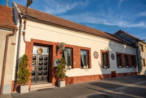 Hostal Restaurace-pension-vina?stv� U ??astn�ch