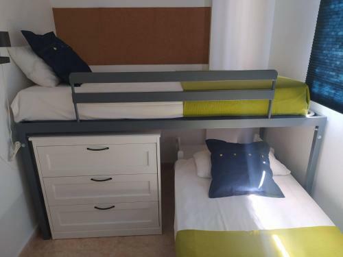 Apartamento Con Porche, Jard�n Y Piscina