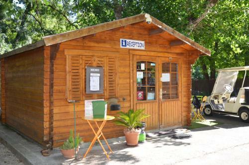 Camping Les Fougui�res