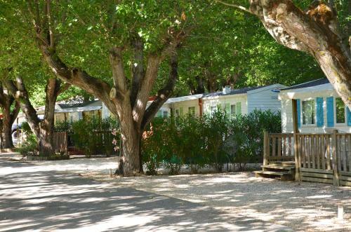 Camping Les Fougui�res