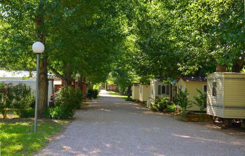 Camping Les Fougui�res