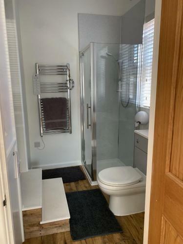 Modern 1-bed Apartment In Caldicot Self Check In