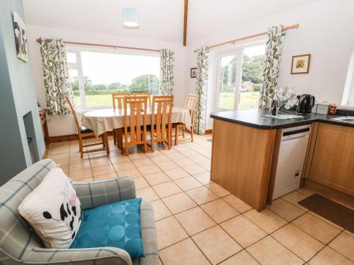 Dinas Farmhouse Annex