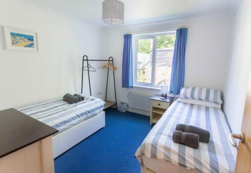 Spacious Ground Floor Apartment - Close To Beaches