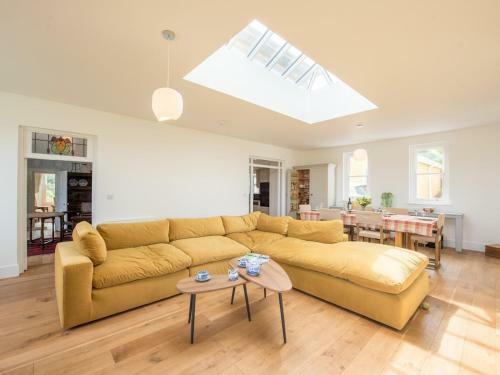 Pass The Keys Beautiful Home With Superb Views Over St Dogmaels
