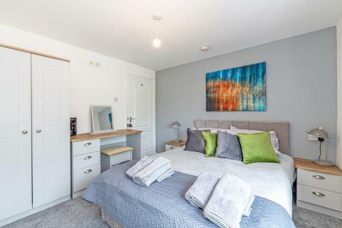 Castleton Holiday Home