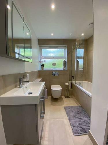 Modern And Cosy Flat For 4 In Fab Location