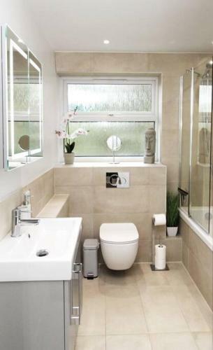 Modern And Cosy Flat For 4 In Fab Location