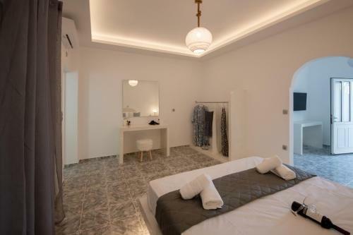 Hostal The F Suites