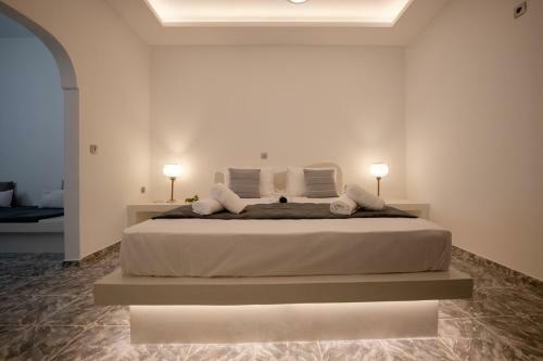 Hostal The F Suites