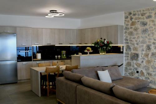 Endless Blue Beachfront Villa!