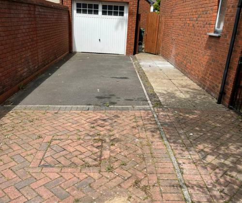 Holiday Home In Cardiff, Sleeps 8