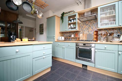 Melrose By T? Sa - 4 Bedroom House In Cardiff