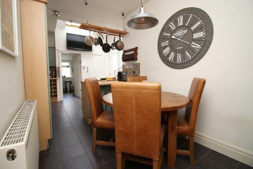 Melrose By T? Sa - 4 Bedroom House In Cardiff