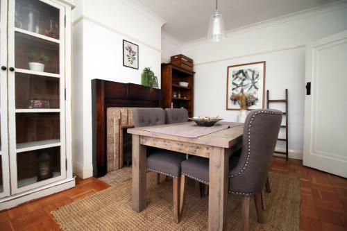 Melrose By T? Sa - 4 Bedroom House In Cardiff