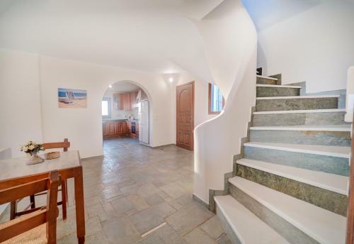 Sounio Beachfront Villa