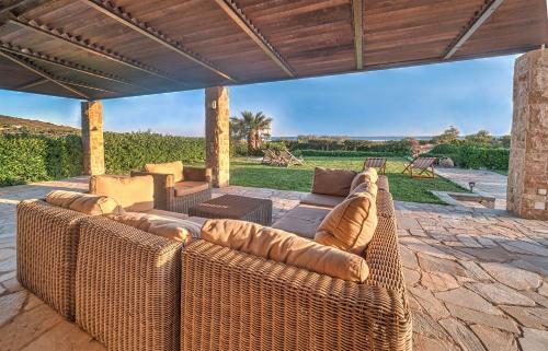 Sounio Beachfront Villa
